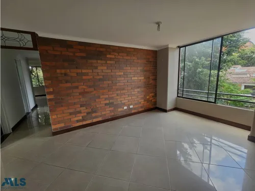 Amplios Espacios Y Excelente Ubicacion(mls#255253)