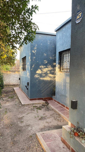 Unquillo , Venta ,hermosa Casa Dos Dormitorios , Cochera Y Piscina