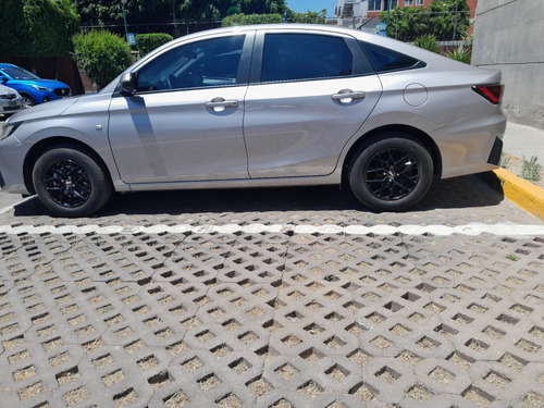 Toyota Yaris 1.5 4P Base At Cvt