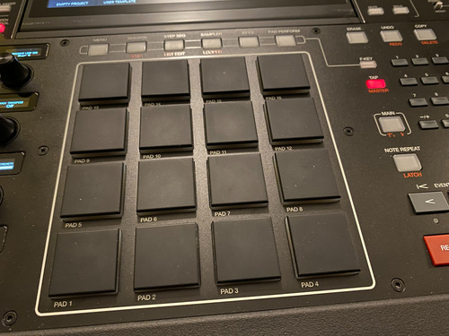 Akai Mpc X Drum Sampler Profesional (Usado)