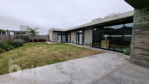 Imagen 17 de 30 de Vendo Casa 4 Dormitorios Valle Escondido Una Planta Santina Norte