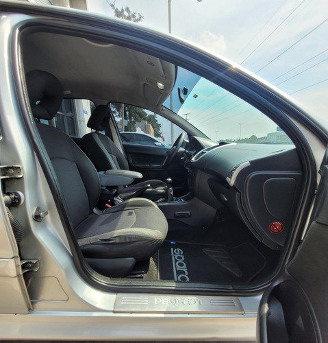 Peugeot 207 1.4 Sedan Hdi Xt
