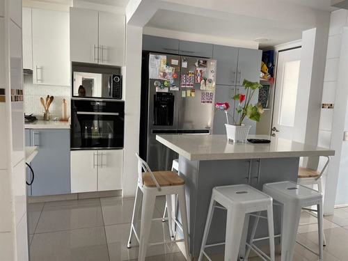 Casa En Venta De 3 Dorm. En Pudahuel