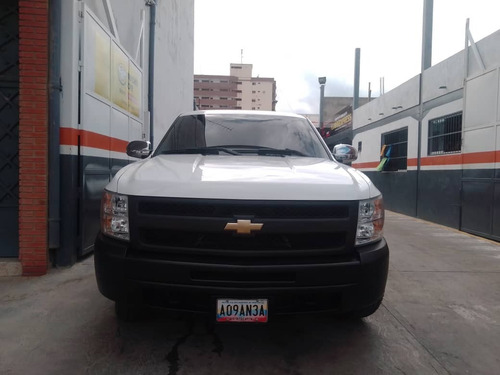 Imagen 2 de 11 de Chevrolet Silverado Ls