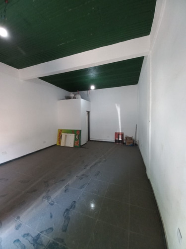 Imagen 5 de 7 de Local Comercial En Alquiler | G. Catan