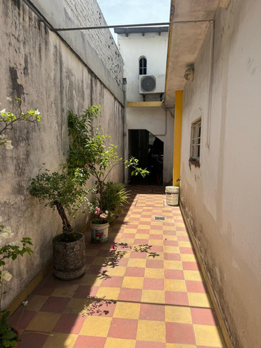 Casa 4 Ambientes Con Garage, Parque Y Quincho