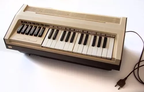 Piano De Brinquedo Antigo Hering - R$ 500,00 em Mercado Livre