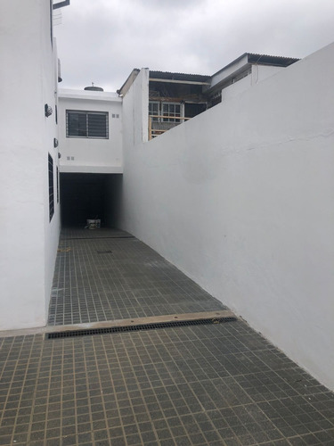 Imagen 20 de 30 de Oficinas Y Galpón Comercial Imperdible!!! Barrio San Martin Obispo Clara 163!!
