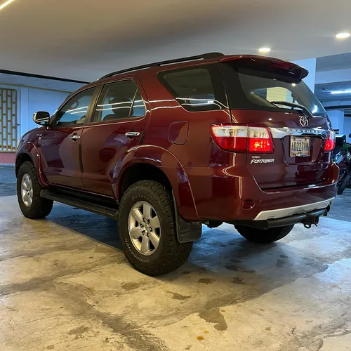 Toyota Fortuner 2011 Roja *hd*