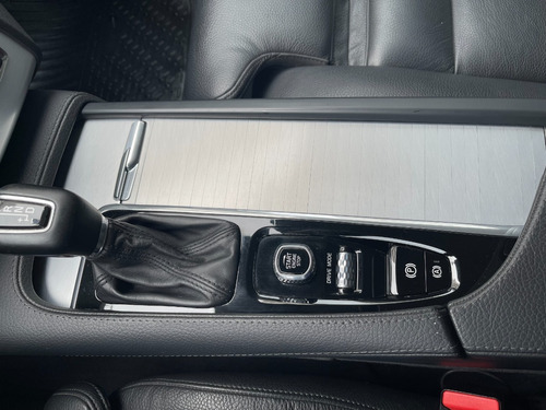 Imagen 22 de 24 de Volvo Xc90 T5