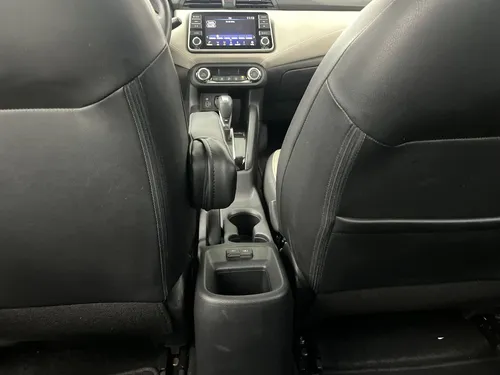Nissan Versa EXCLUSIVE 1.6 AUT