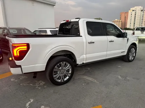 Ford Lobo 3.5 V6 Hev Platinum Plus 4X4 At