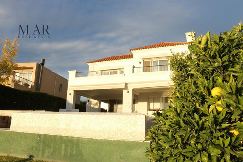 Imagen 14 de 30 de Imponente Casa En Venta Al Lago En Barrio Los Lagos Nordelta. 4 Dormitorios.