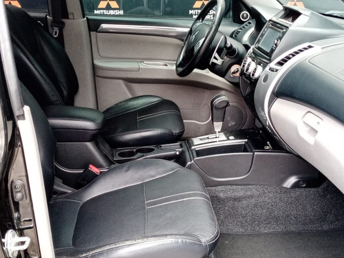 Imagen 8 de 14 de Mitsubishi Montero Limited 4x2 2015
