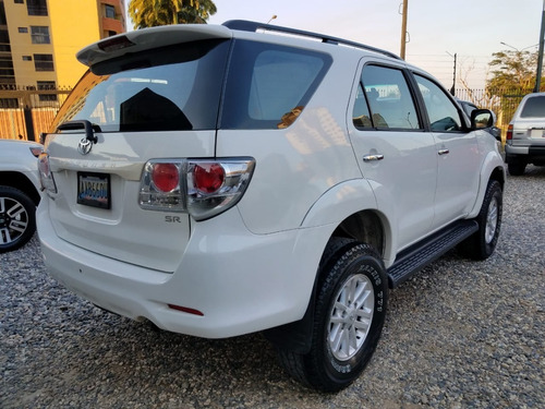 Imagen 3 de 10 de Toyota Fortuner Sr 2013