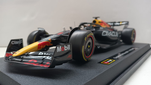 Burago Red Bull Racing Rb 19 M. Verstappen Escala 1 18 (Usado)