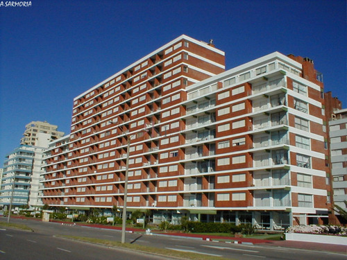 Frente Al Mar Con Excelente Vista, Terraza Y Garage