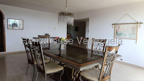 Casa En Venta En Prados Del Este Calle Cerrada Tres Niveles