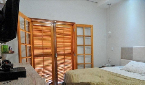 Imagem 8 de 17 de Sobrado No Tatuapé Com 3 Dorms, 1 Vaga, Quintal, Churrasqueira, 160m² - So0025