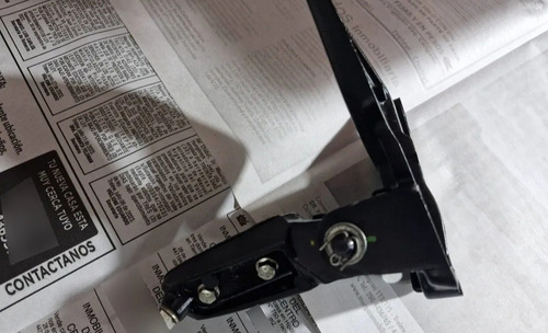 Apoya Pie Delantero Lado Izquierdo Bajaj Rouser Ns 200 Fi