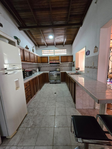 Casa En Venta En El Limon 04js