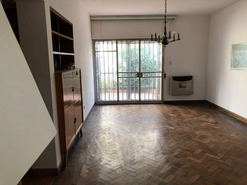 Vendo Excelente Casa Remodelada A Mts De Juan B Justo Al 2500, Ideal Para Empresas O Rentas