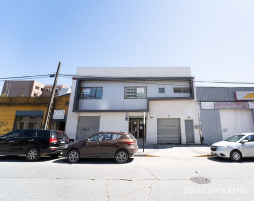 Galpón Más Oficinas En El Corazón De Concepción.