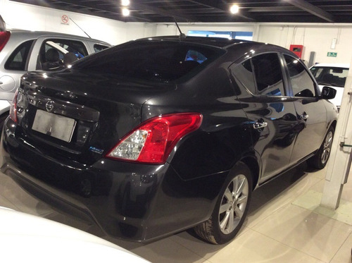 Nissan Versa 1.6 2015