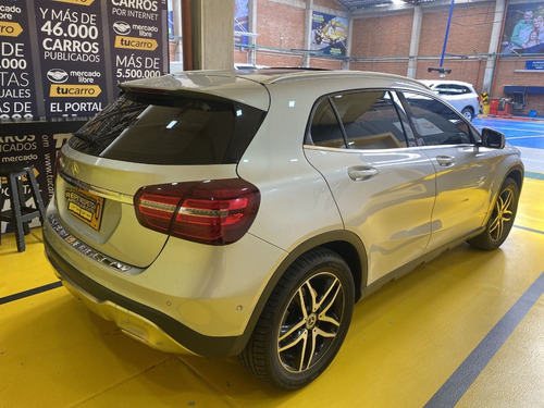 Imagen 9 de 25 de Mercedes Benz Clase Gla 200 Urban 1.6