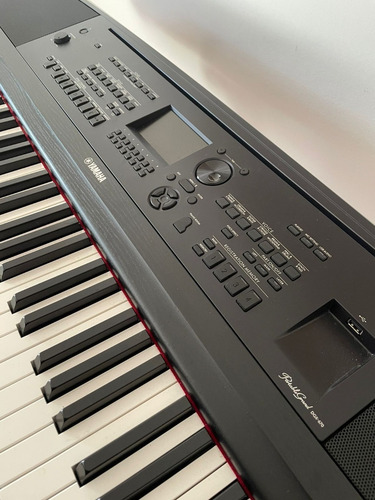 Imagen 1 de 4 de Teclado Eléctrico (piano) Yamaha Dgx-670