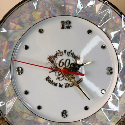 Imagem 2 de 4 de Relógio Relevo Bodas De Diamante 60 Anos De Casamento 28cm