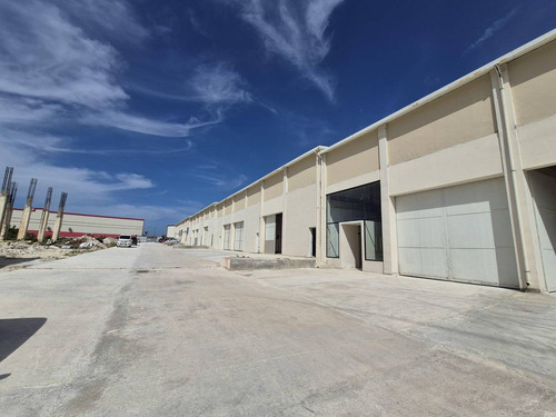 Nave Industrial En Alquiler En Punta Cana Bávaro Doble Altura Con Mezzanine