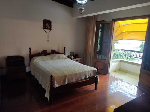 Imagen 4 de 23 de Bella Casa En Venta En Macaracuay En Calle Cerrada Pfmm
