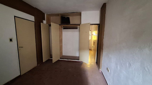 Se Vende Departamento 1 Dorm. Monoblock Stabio