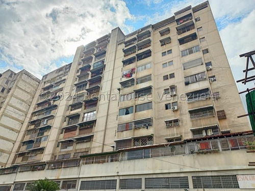 Apartamento En Venta  San Martín 24-16410 