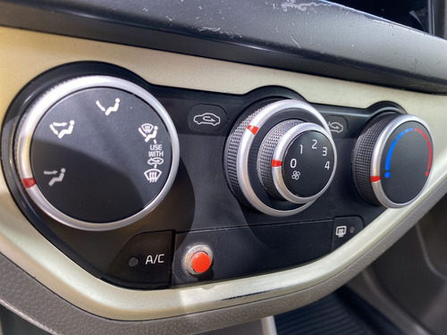 Imagen 19 de 25 de Kia Picanto Ekotaxi + Lx 2017