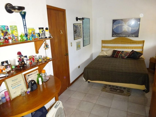 Imagen 8 de 20 de * Casa De Dos Niveles En Venta Santa Paula Mls #21-15860