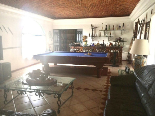 Residencia En San Gil, 8 Recamaras, 11 Baños, Alberca, Junto Al Campo De Golf