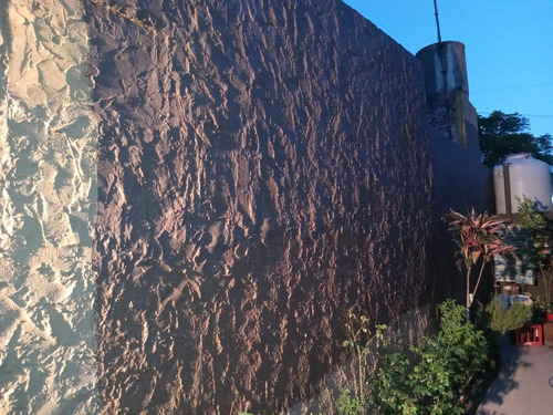 Casa En Venta - 2 Dormitorios 2 Baños - Local - 334mts2 - Burzaco