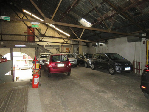 Venta Parking + 2 Apartamentos De Un Dormitorio Al Frente Y Local Comercial  Centro.