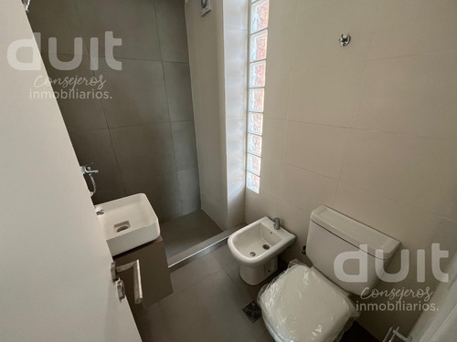 Piso 4to Con Balcon. Oportunidad En Nueva Cordoba!