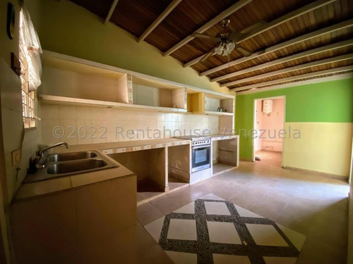 Imagen 15 de 30 de Casa En Venta Al Este De Barquisimeto Urbanización Cerrada Con Vigilancia Privada.gabriela C. #23-6871