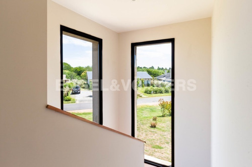 Linda Casa A Estrenar En Barrio Privado Id 5373