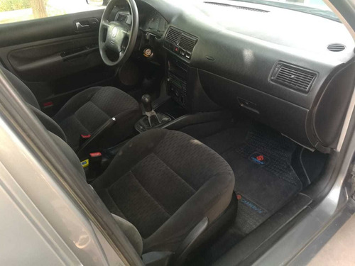 Imagen 3 de 9 de Volkswagen Golf 2005 1.6 Comfortline