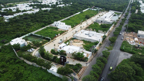 Terreno En Venta En Fiora Residencial Cholul Listo Para Construir