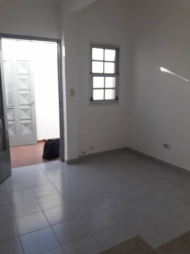 Imagen 2 de 9 de Departamento De 3 Ambientes. La Tablada
