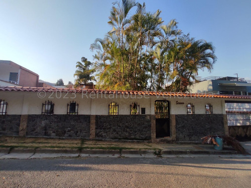  Casa En Calle Privada Con Excelente Distribucion A La Venta Ubicado En Prados Del Este #24-1502 Mn Caracas - Baruta 