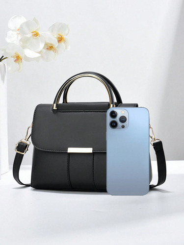Bolso Rectangular Minimalista Con Solapa Y Asas Dobles