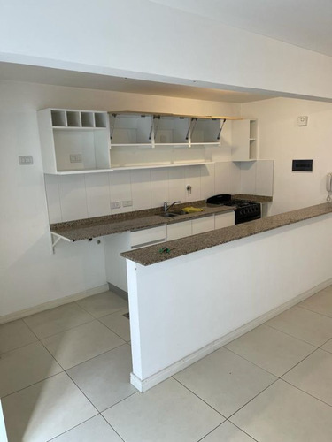 Imagen 6 de 13 de Departamento En Venta En Banfield Este