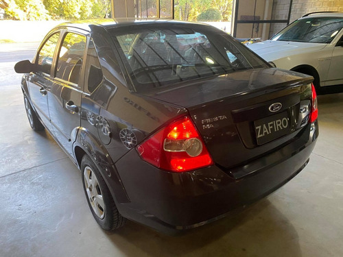 Ford Fiesta Max Ambiente Plus - Año 2010